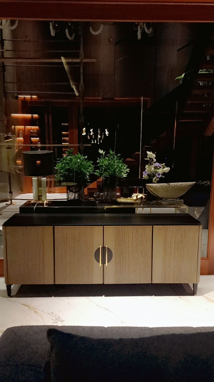 Velora Halo Console