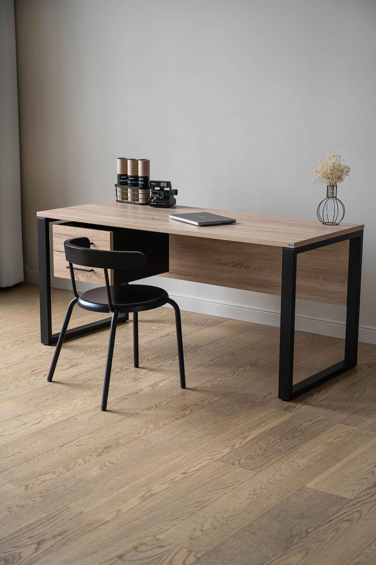 Modora Study Table