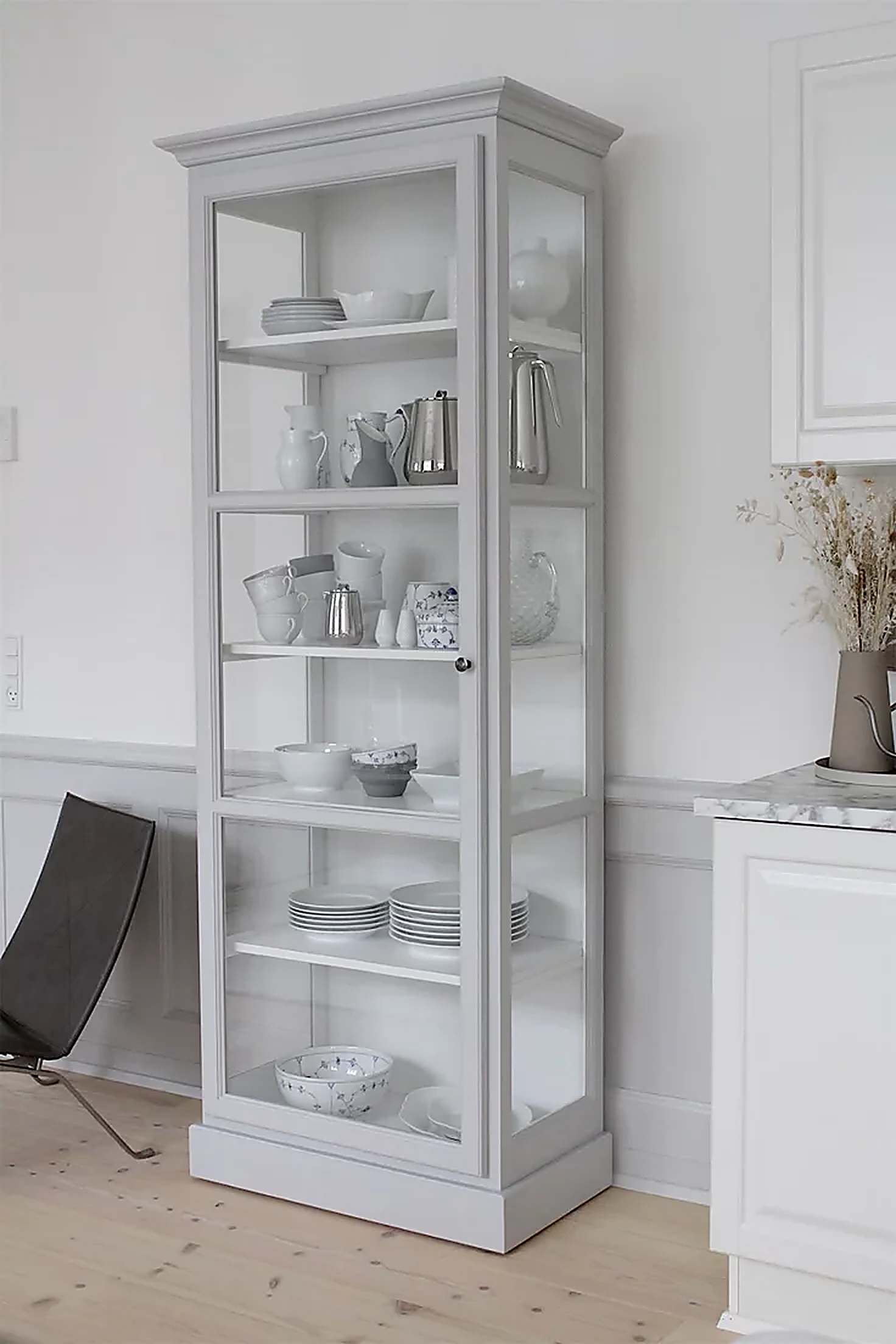 The Vetra Glass Showcase